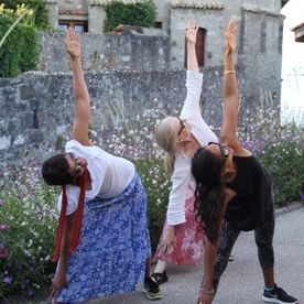 Cours de yoga en groupe - Genève Caroline Bergenström